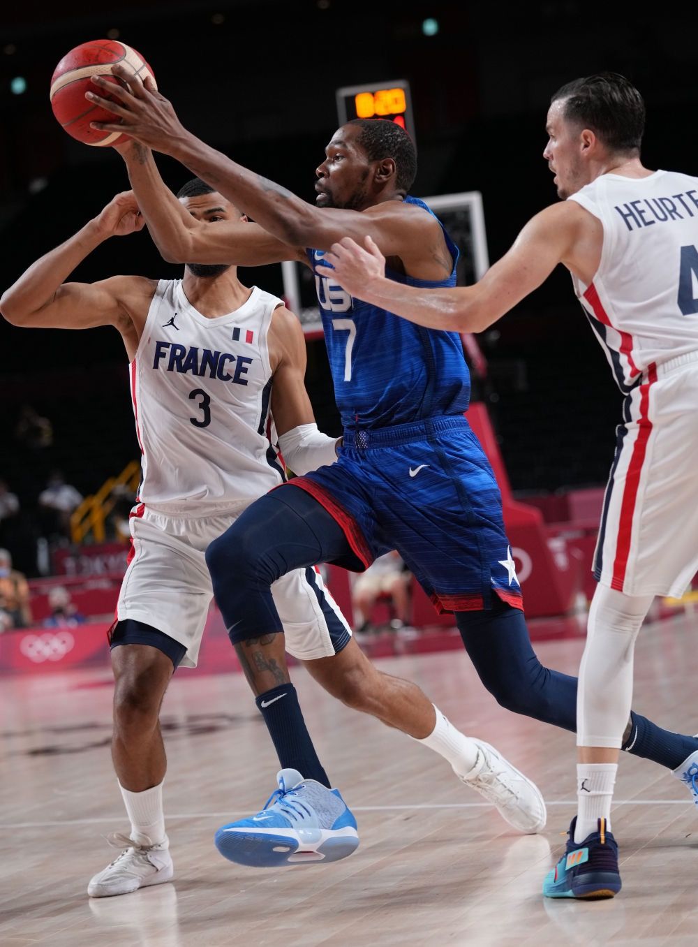 芭比公主摇滚训练营中文版 芭比公主摇滚训练营中文版